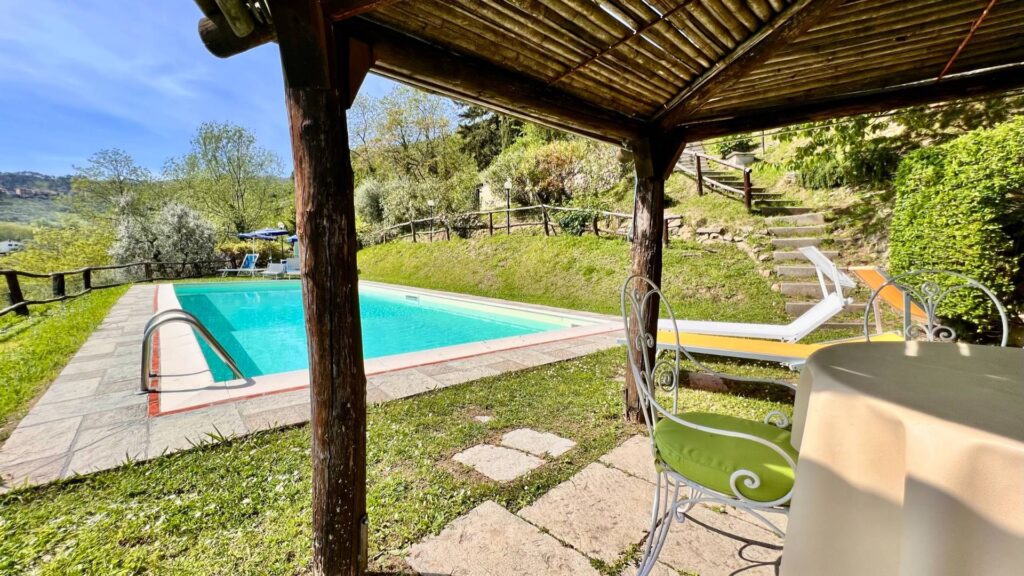 985-Complesso immobiliare in stile rustico Toscano con parco piscina in posizione panormamica-Capannori-5 Agenzia Immobiliare ASIP