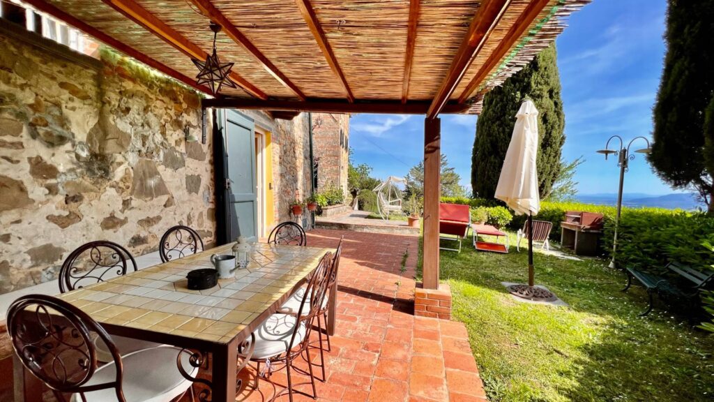985-Complesso immobiliare in stile rustico Toscano con parco piscina in posizione panormamica-Capannori-9 Agenzia Immobiliare ASIP