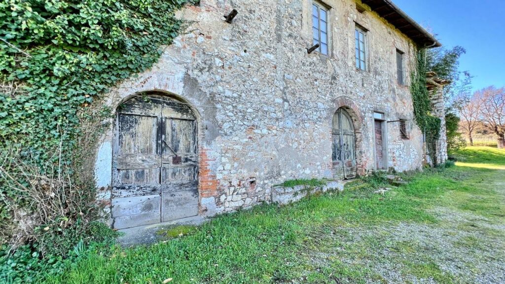 992-Villa in posizione esclusiva da ristrutturare-Lucca-5 Agenzia Immobiliare ASIP