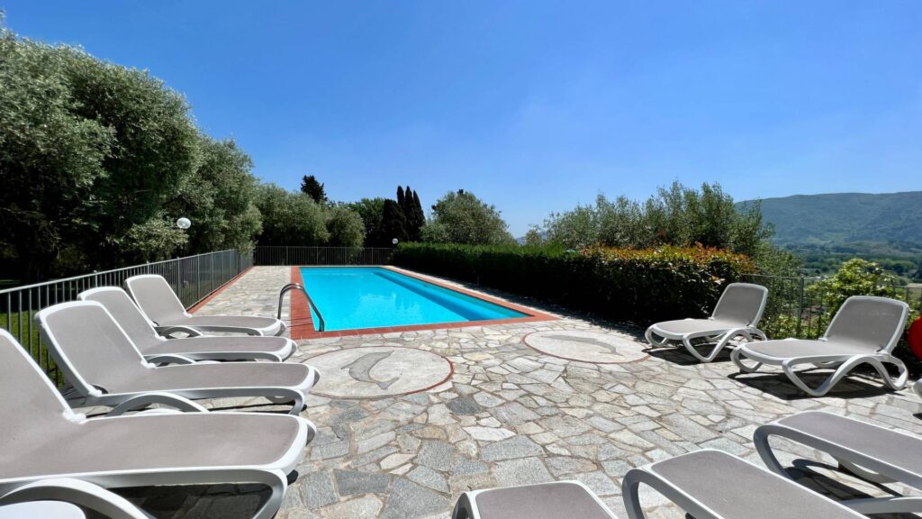1467-Villa con parco e piscina-Lucca-2 Agenzia Immobiliare ASIP