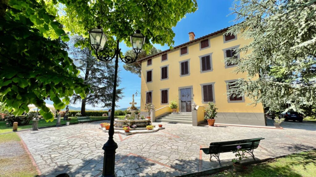 1467-Villa con parco e piscina-Lucca-3 Agenzia Immobiliare ASIP