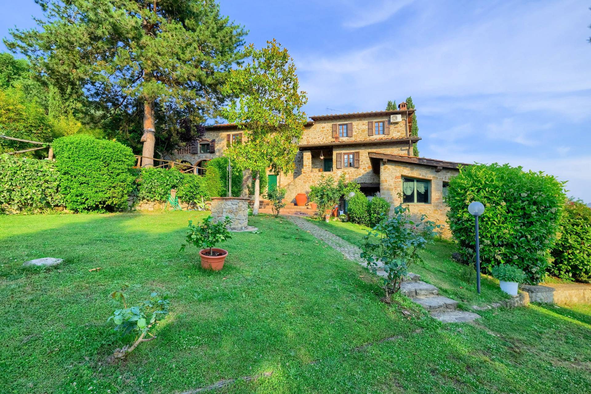 1477-Casale in stile Toscano con parco piscina e dependance in zona panoramica-Reggello-1 Agenzia Immobiliare ASIP
