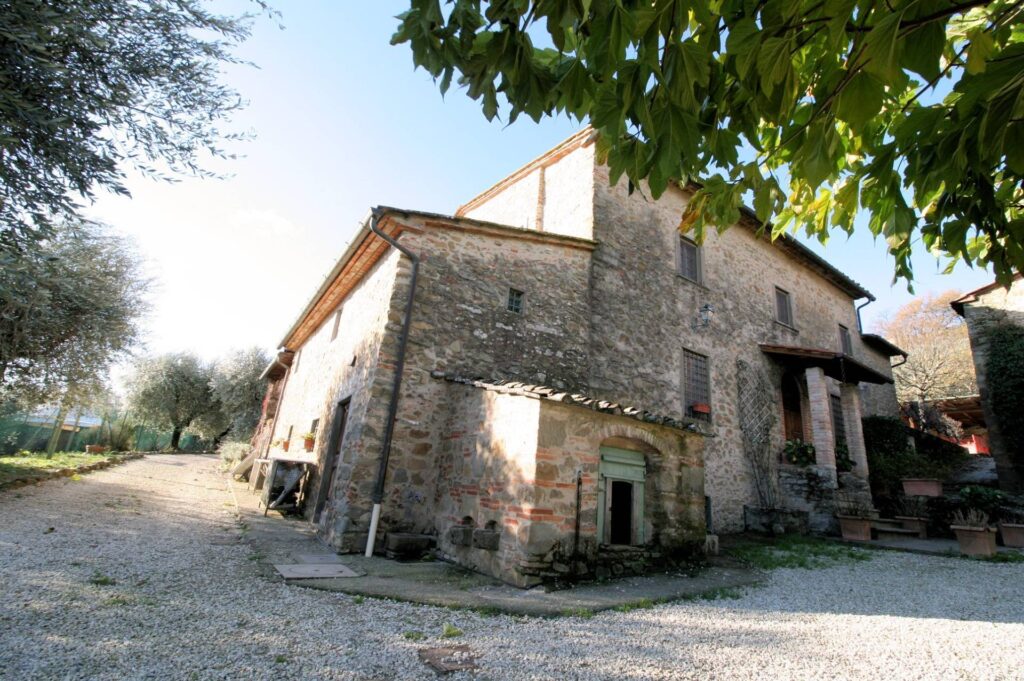 1492-Rustico in stile Toscano con terreno e vista panoramica-Serravalle Pistoiese-1 Agenzia Immobiliare ASIP