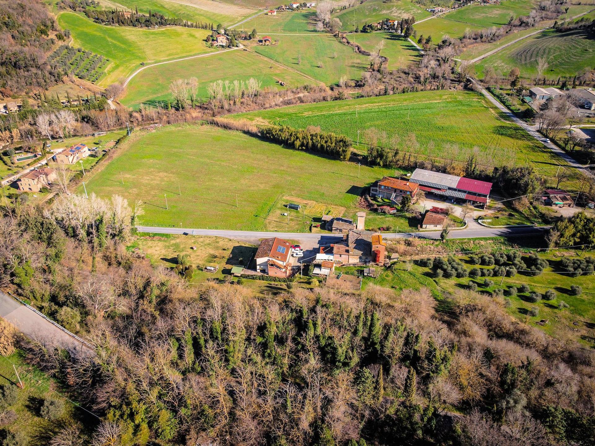 1509-Complesso immobiliare di ampia superficie con terreno-Volterra-1 Agenzia Immobiliare ASIP