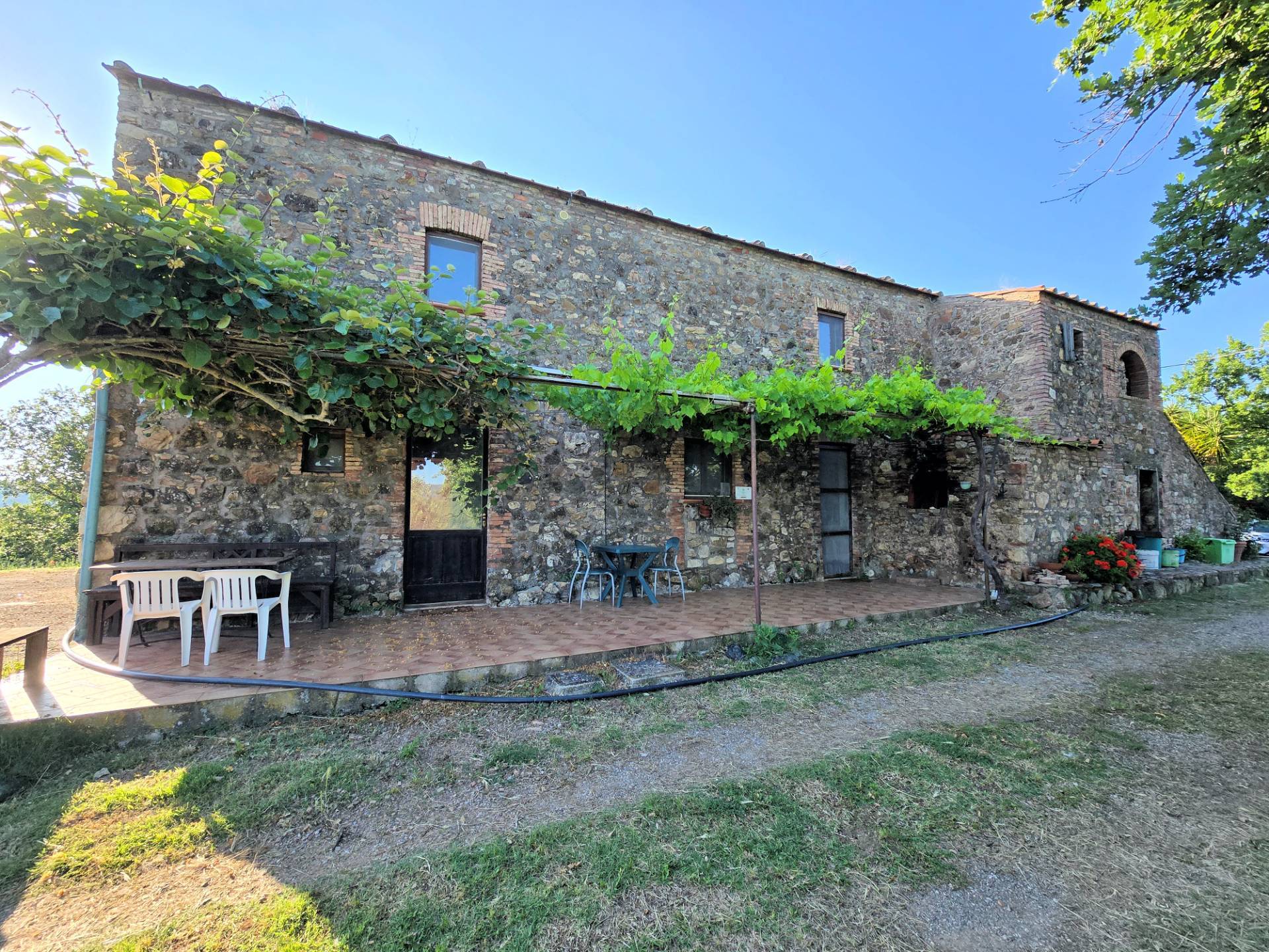 1524-Casale in stile rustico Toscano in posizione panoramica con annesso e 54 ettari di terreno-Monterotondo Marittimo-1 Agenzia Immobiliare ASIP