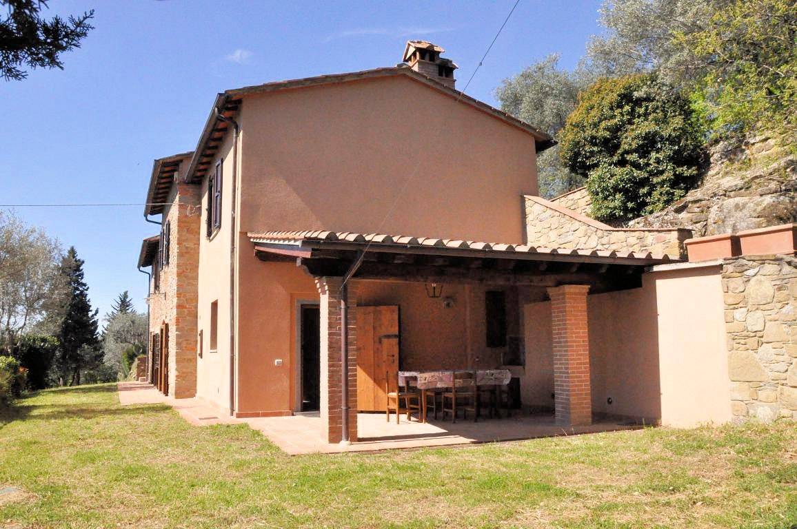 1545-Casale in stile rustico Toscano appena ristrutturato con ampio giardino in posizione panoramica-Loro Ciuffenna-1 Agenzia Immobiliare ASIP