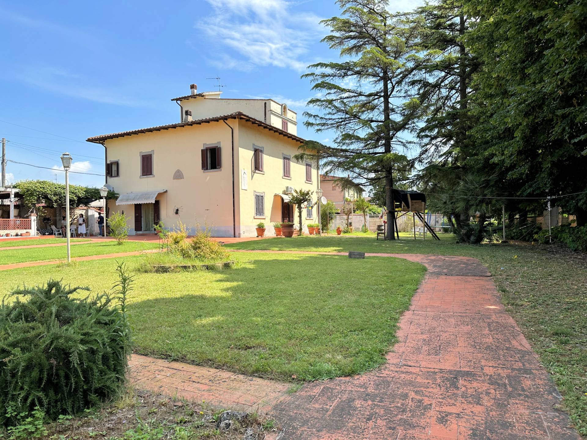 1571-Villa storica di ampia superficie con giardino-Bientina-1 Agenzia Immobiliare ASIP