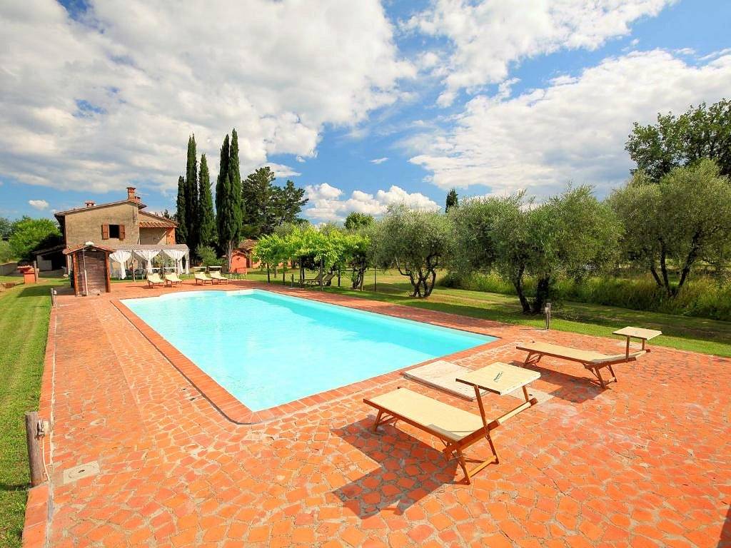 1500-Complesso immobiliare di tipo rustico con vigneto uliveto piscina e annessi-Terranuova Bracciolini-1 Agenzia Immobiliare ASIP