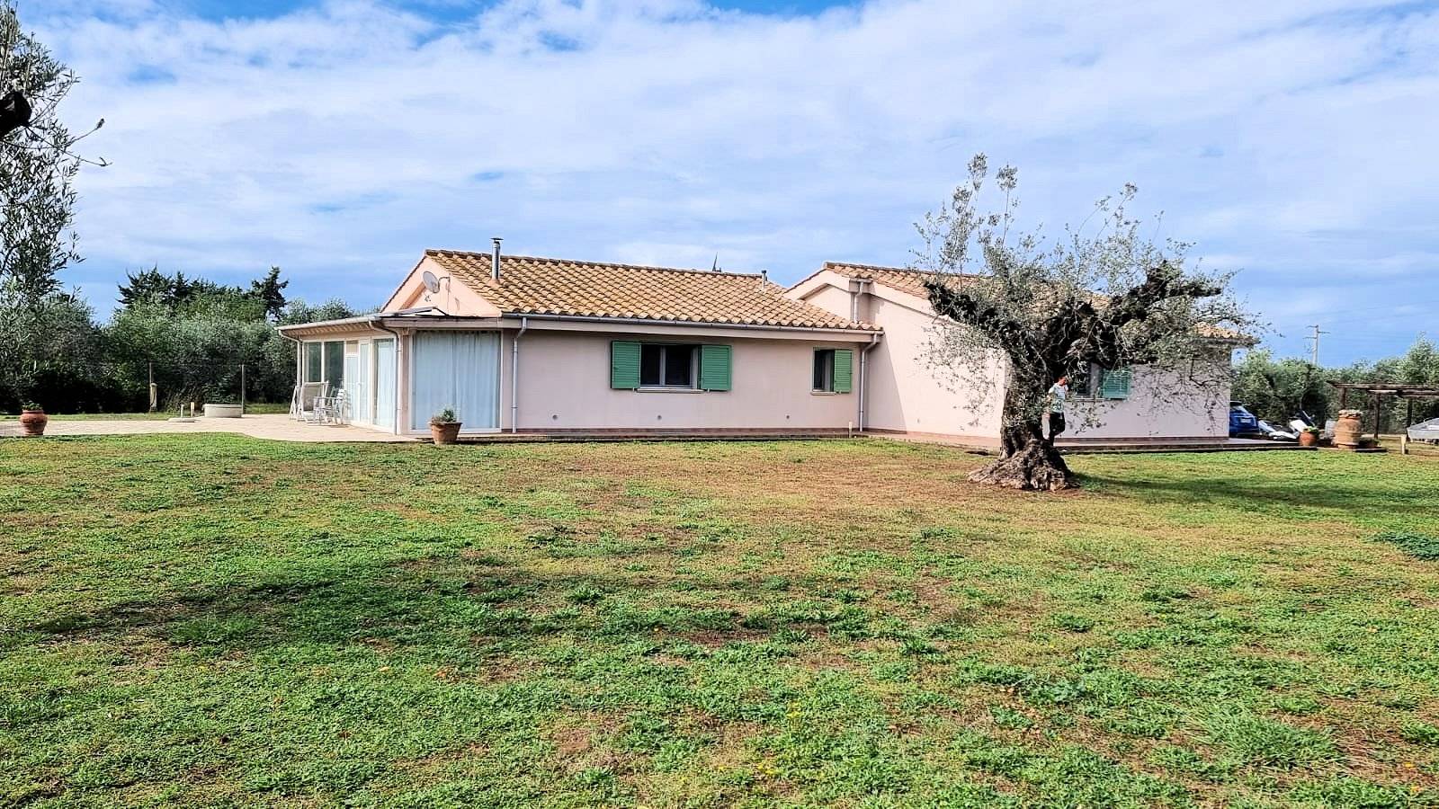 1485-Villa unifamiliare ristrutturata con giardino-Castagneto Carducci-1 Agenzia Immobiliare ASIP