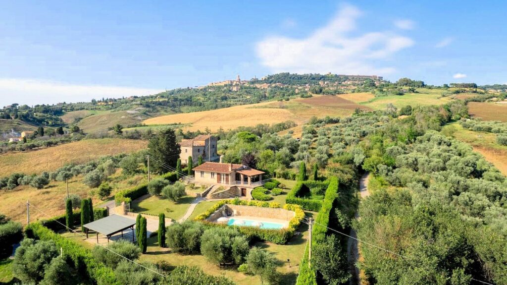 1659-Bellissimo casale in stile rustico Toscano con piscina e suggestiva vista panoramica sulla campagna Voletrrana-Volterra-9 Agenzia Immobiliare ASIP