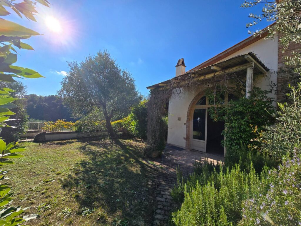 1660-Bellissima villetta bifamiliare composta da due unità immobiliari indipendenti con piscina e vista panoramica-Montopoli in Val d'Arno-12 Agenzia Immobiliare ASIP