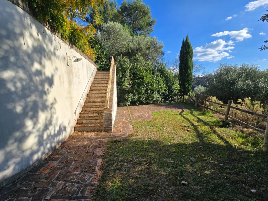 1660-Bellissima villetta bifamiliare composta da due unità immobiliari indipendenti con piscina e vista panoramica-Montopoli in Val d'Arno-13 Agenzia Immobiliare ASIP