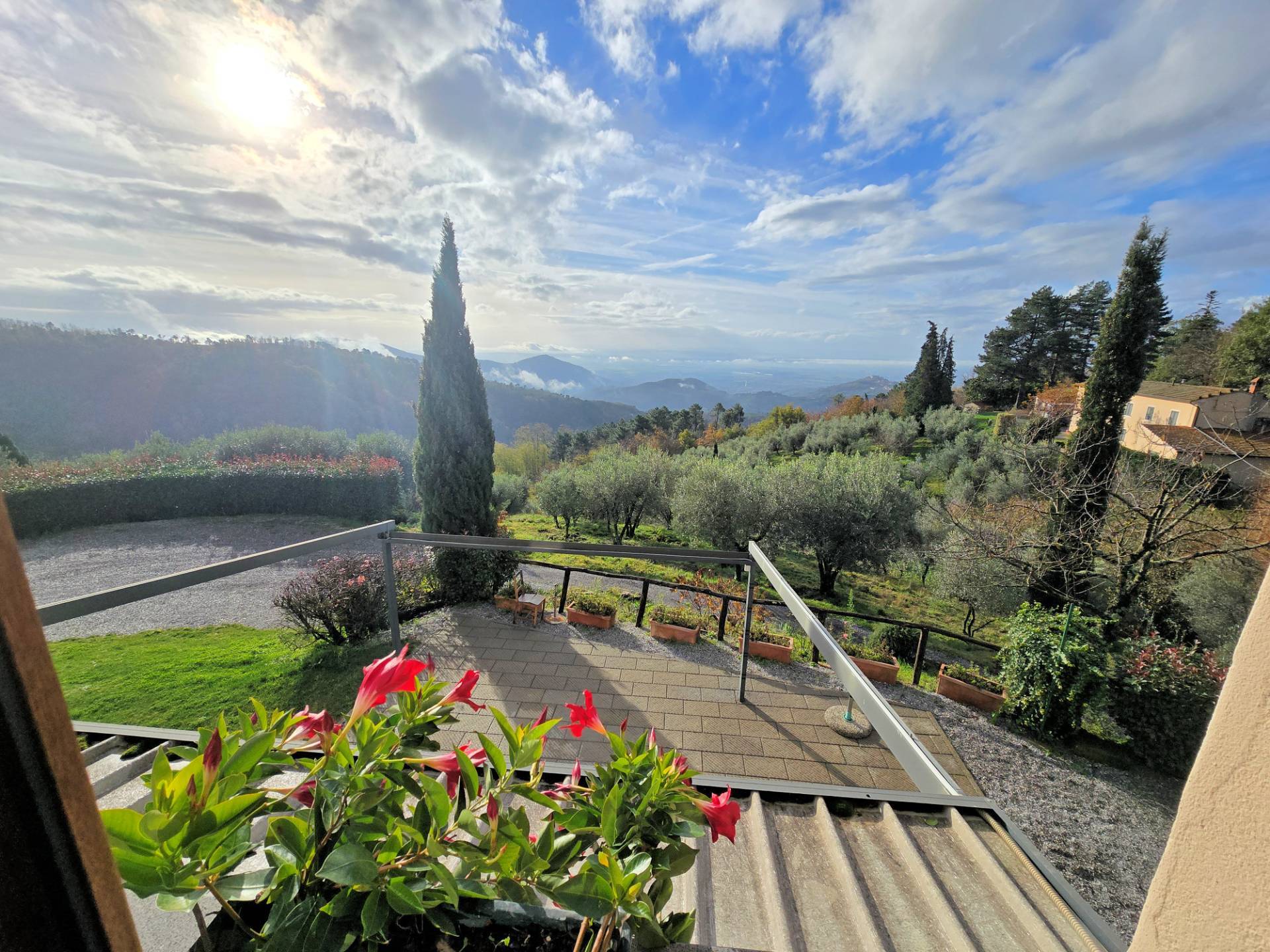 1674-Casa colonica di ampia superficie in posizione dominante con vista panoramica-Marliana-1 Agenzia Immobiliare ASIP