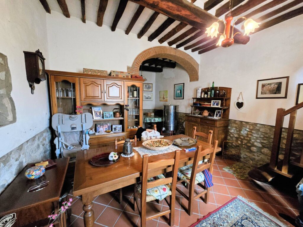 1681-Podere in stile rustico Toscano con annessi e terreno in ottima posizione-Montecatini-Terme-9 Agenzia Immobiliare ASIP