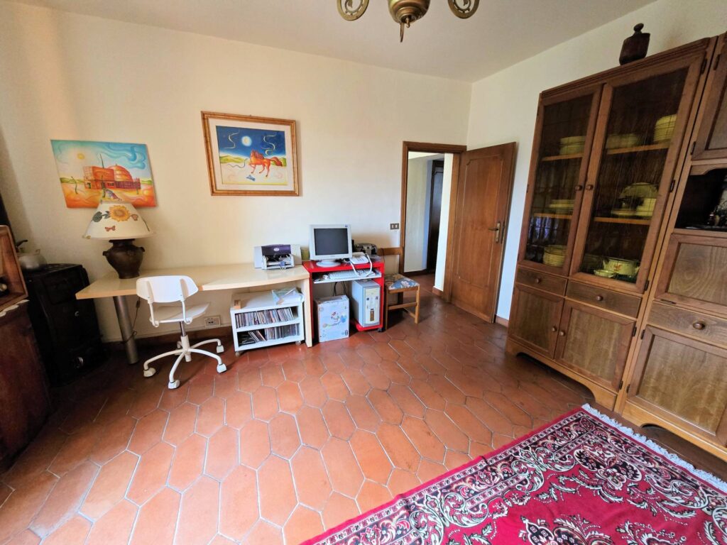 1681-Podere in stile rustico Toscano con annessi e terreno in ottima posizione-Montecatini-Terme-16 Agenzia Immobiliare ASIP