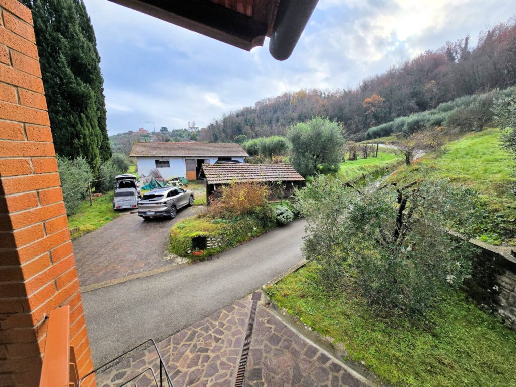 1681-Podere in stile rustico Toscano con annessi e terreno in ottima posizione-Montecatini-Terme-5 Agenzia Immobiliare ASIP