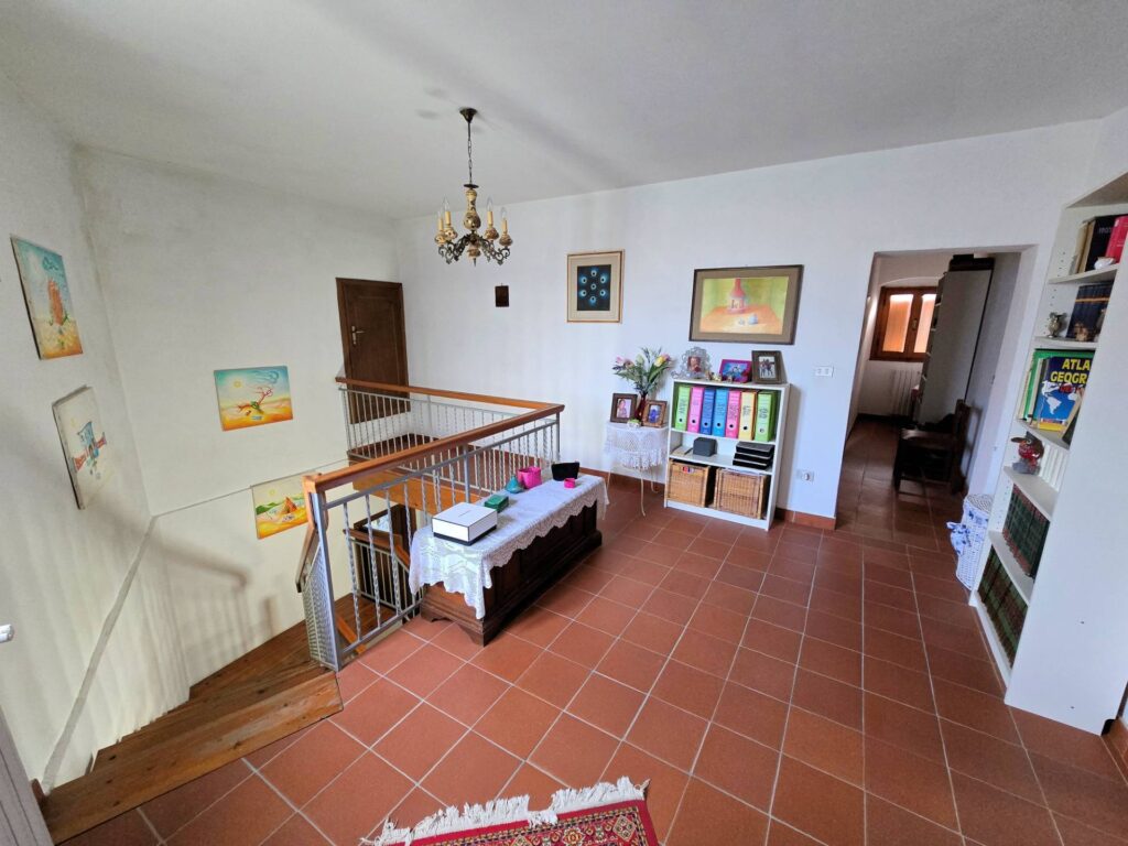 1681-Podere in stile rustico Toscano con annessi e terreno in ottima posizione-Montecatini-Terme-19 Agenzia Immobiliare ASIP