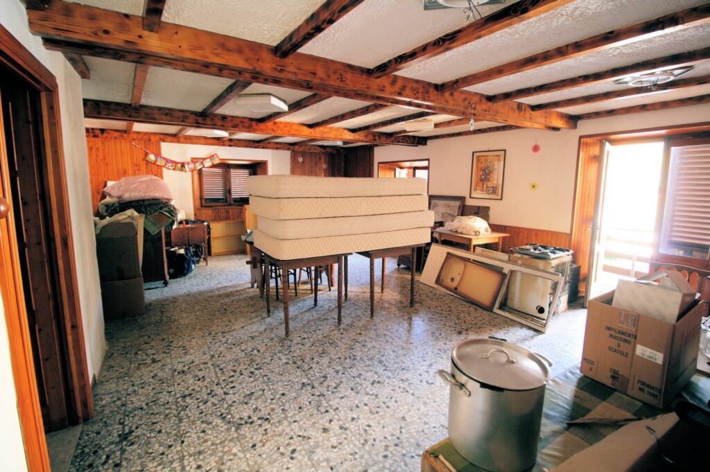 1005-Bel terratetto ex turistico ricettivo con ampio giardino-Abetone Cutigliano-10 Agenzia Immobiliare ASIP