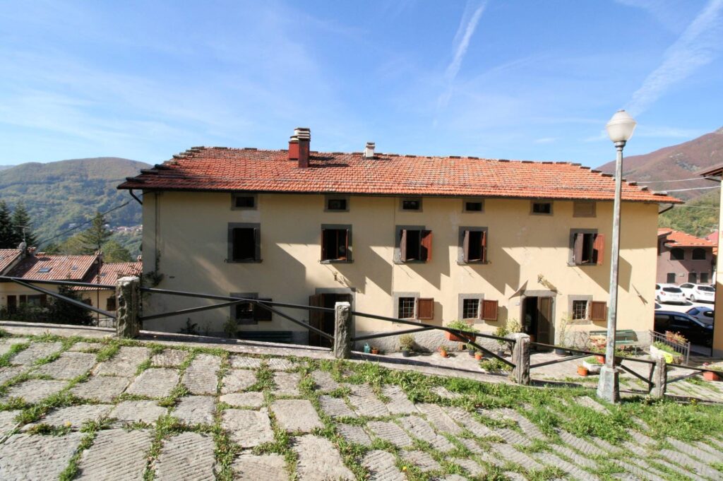 1005-Bel terratetto ex turistico ricettivo con ampio giardino-Abetone Cutigliano-4 Agenzia Immobiliare ASIP