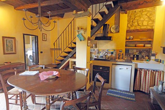 1683-Rustico in stile Toscano con ampio terreno piscina laghetto e vista panoramica-San Marcello Piteglio-6 Agenzia Immobiliare ASIP