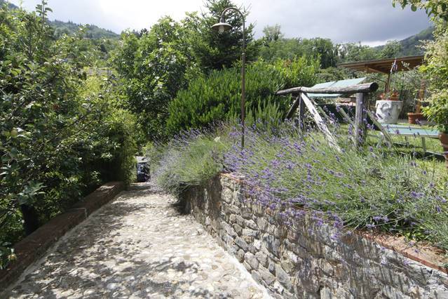 1683-Rustico in stile Toscano con ampio terreno piscina laghetto e vista panoramica-San Marcello Piteglio-3 Agenzia Immobiliare ASIP