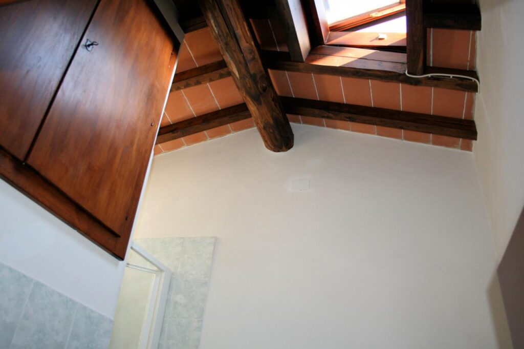 316-Terratetto semindipendente in borgo antico-Pescia-10 Agenzia Immobiliare ASIP