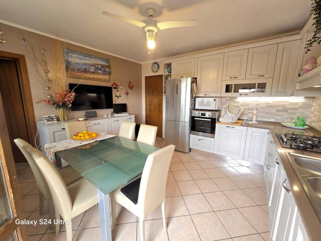 1313-Attico posto al piano secondo con ascensore cantina e garages-Altopascio-3 Agenzia Immobiliare ASIP