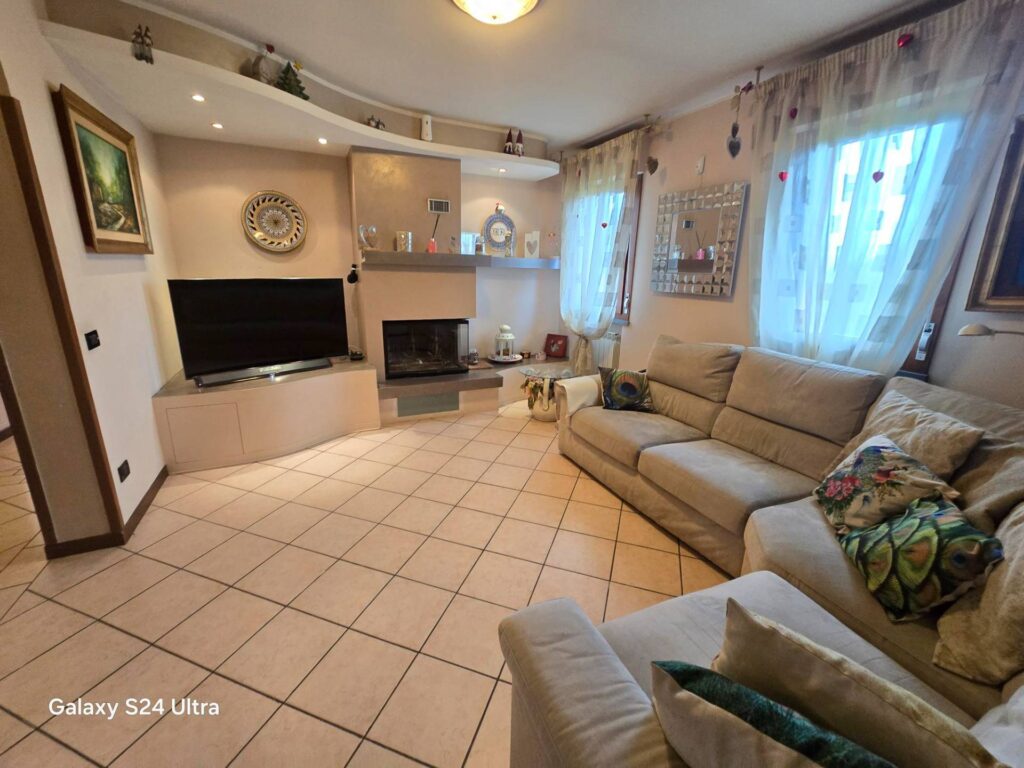 1313-Attico posto al piano secondo con ascensore cantina e garages-Altopascio-4 Agenzia Immobiliare ASIP