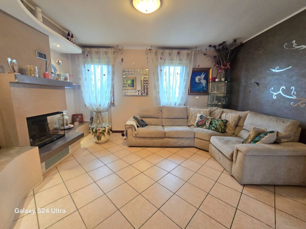 1313-Attico posto al piano secondo con ascensore cantina e garages-Altopascio-5 Agenzia Immobiliare ASIP