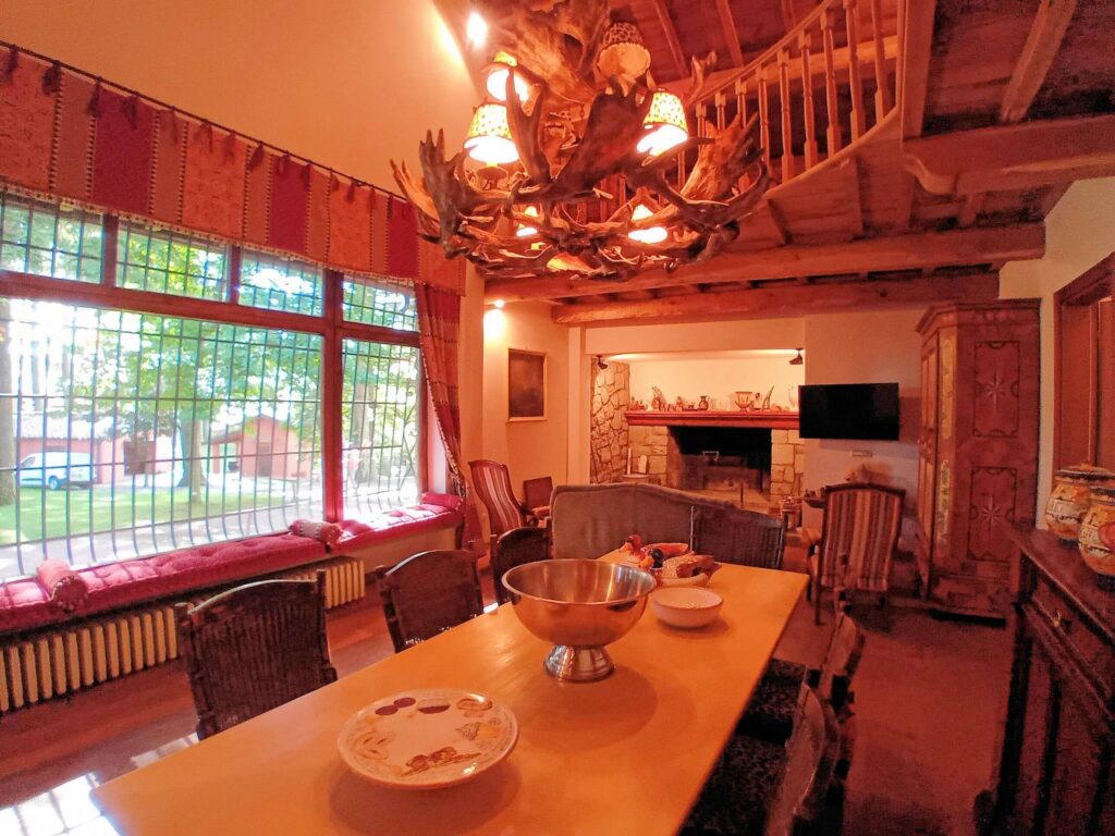 1686-Bellissima villa unifamiliare con annessi parco e piscina-Marliana-18 Agenzia Immobiliare ASIP