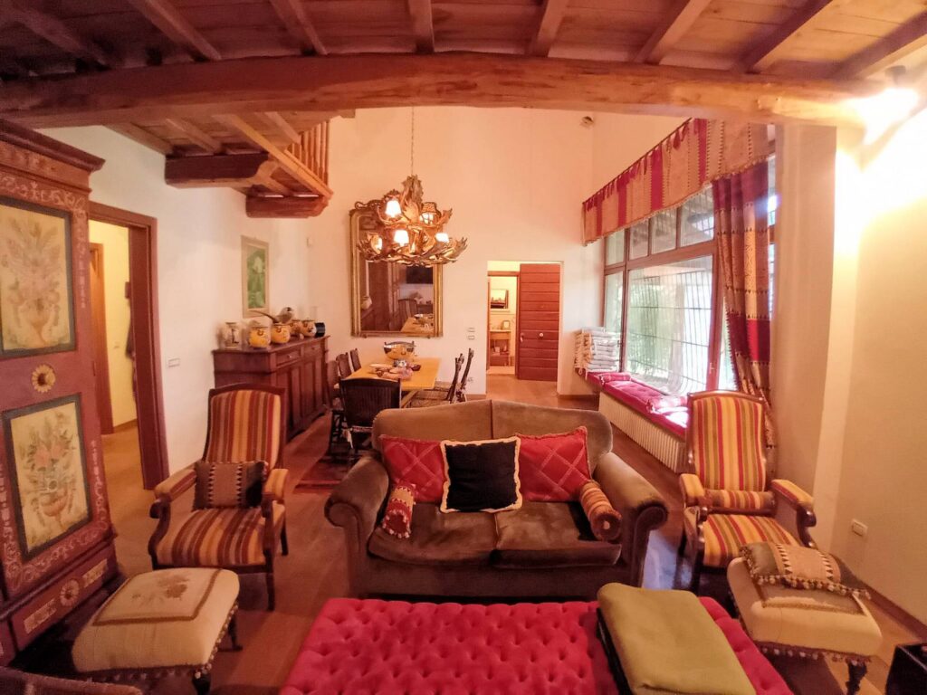 1686-Bellissima villa unifamiliare con annessi parco e piscina-Marliana-19 Agenzia Immobiliare ASIP