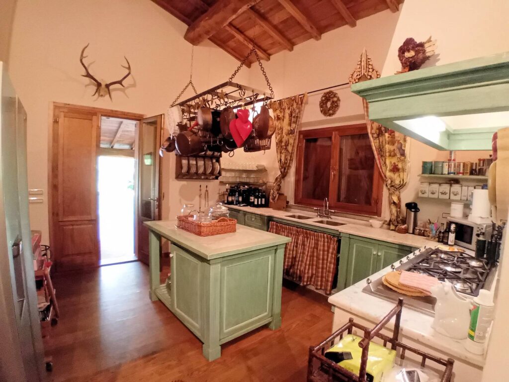 1686-Bellissima villa unifamiliare con annessi parco e piscina-Marliana-22 Agenzia Immobiliare ASIP