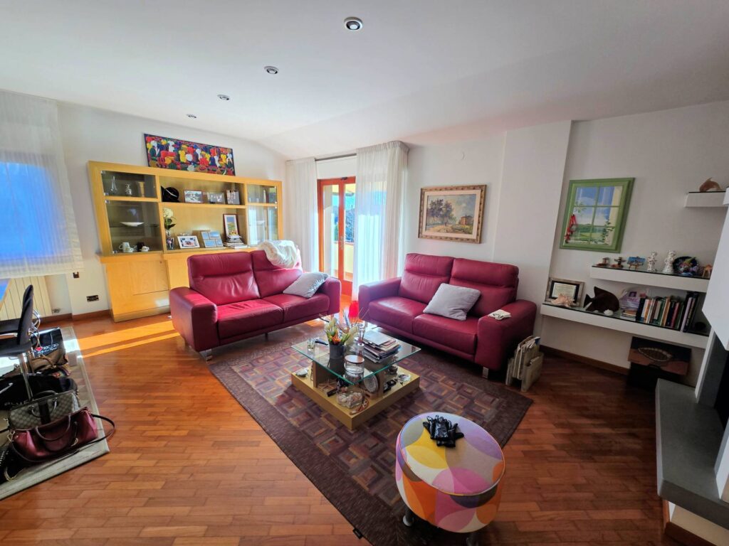 1687-Appartamento posto al piano primo di villetta bifamiliare con garage e giardino-Buggiano-2 Agenzia Immobiliare ASIP