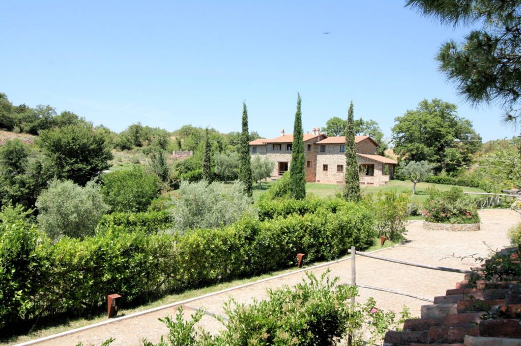 713-Appartamenti e casali ristrutturati in antico borgo con piscina-Scansano-3 Agenzia Immobiliare ASIP
