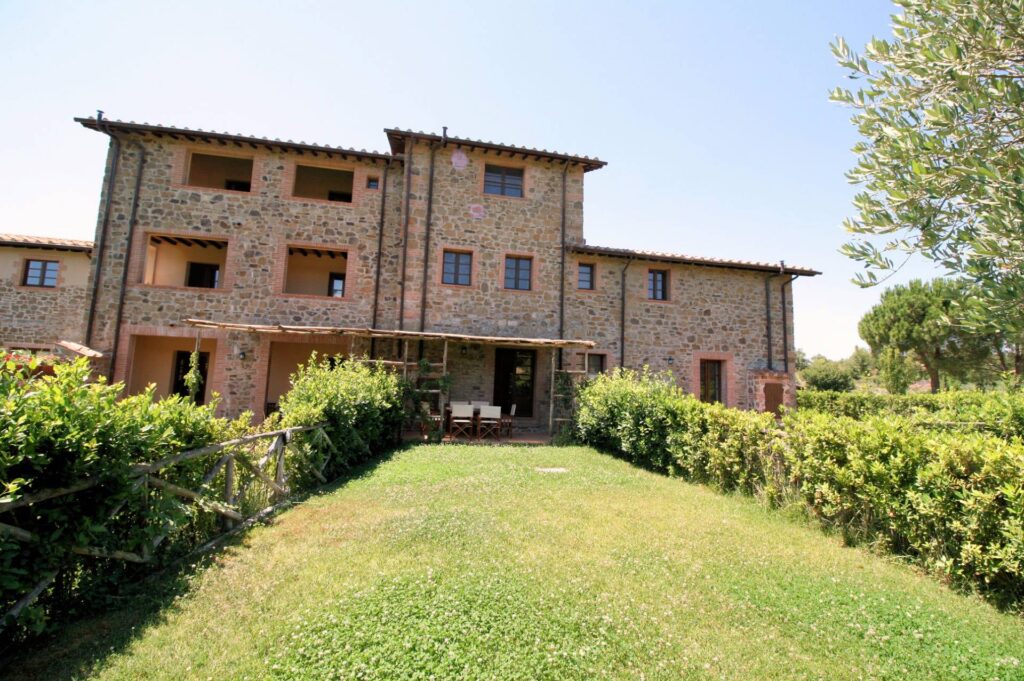713-Appartamenti e casali ristrutturati in antico borgo con piscina-Scansano-15 Agenzia Immobiliare ASIP