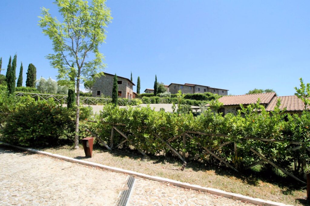 713-Appartamenti e casali ristrutturati in antico borgo con piscina-Scansano-16 Agenzia Immobiliare ASIP