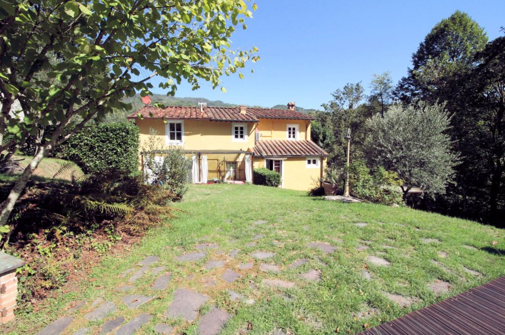 718-Porzione terratetto di rustico bifamiliare con parco e piscina-Lucca-17 Agenzia Immobiliare ASIP