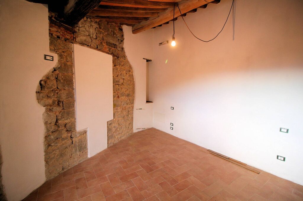 788-Terratetto indipendente completamente ristrutturato in centro storico-Massa e Cozzile-14 Agenzia Immobiliare ASIP