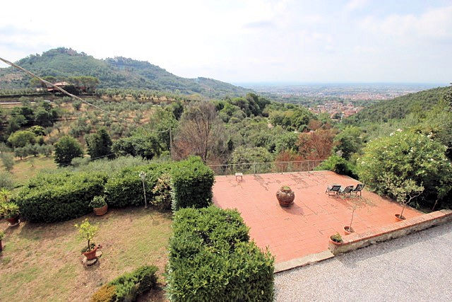 821-Villa di ampia metratura con parco in zona panoramica-Montecatini-Terme-2 Agenzia Immobiliare ASIP