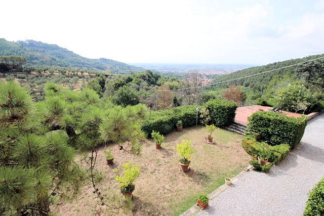 821-Villa di ampia metratura con parco in zona panoramica-Montecatini-Terme-12 Agenzia Immobiliare ASIP