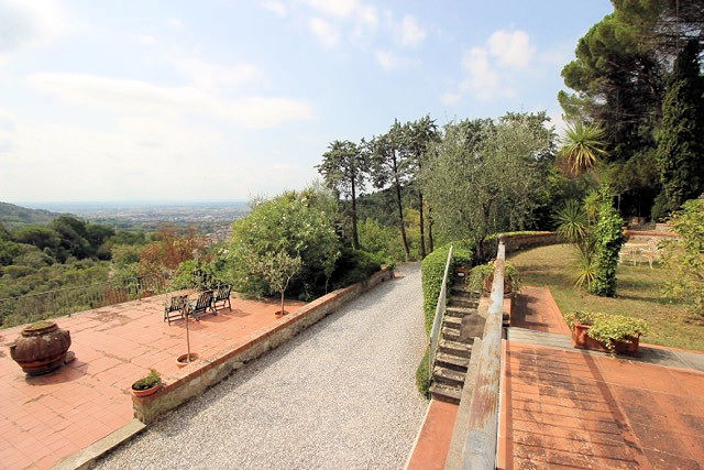 821-Villa di ampia metratura con parco in zona panoramica-Montecatini-Terme-3 Agenzia Immobiliare ASIP