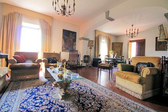 821-Villa di ampia metratura con parco in zona panoramica-Montecatini-Terme-4 Agenzia Immobiliare ASIP