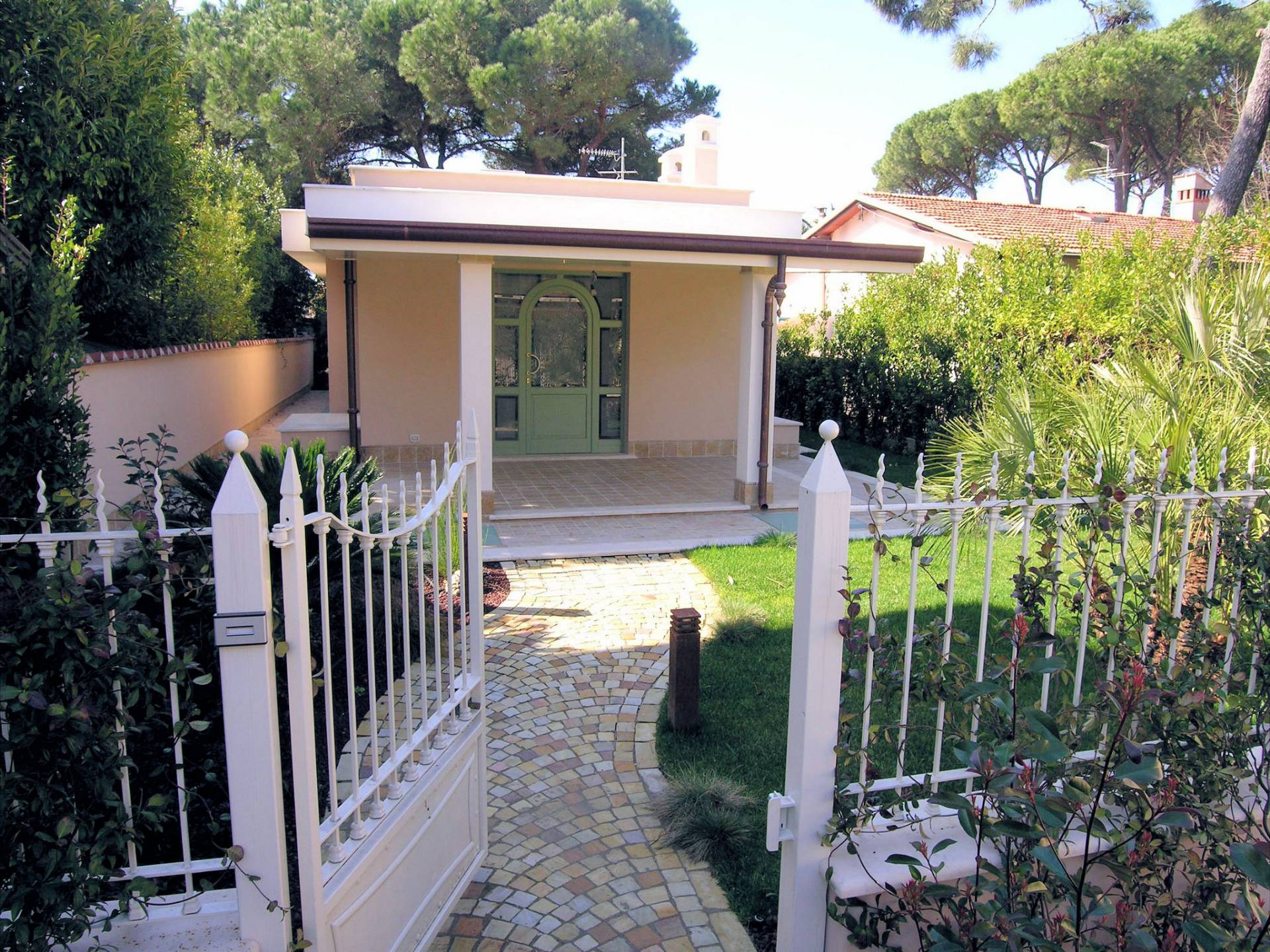 834-Villetta unifamiliare con giardino-Forte dei Marmi-1 Agenzia Immobiliare ASIP