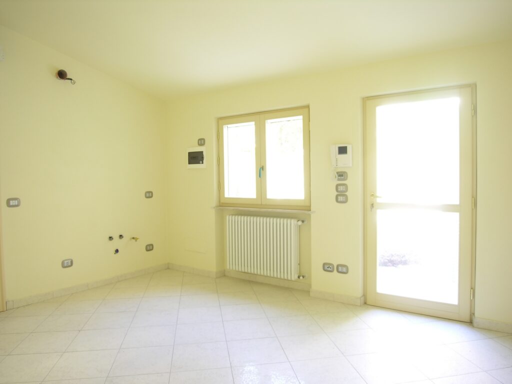 849-Appartamento al piano terra con giardino vicino al mare-Viareggio-8 Agenzia Immobiliare ASIP