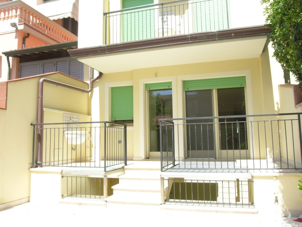 849-Appartamento al piano terra con giardino vicino al mare-Viareggio-7 Agenzia Immobiliare ASIP