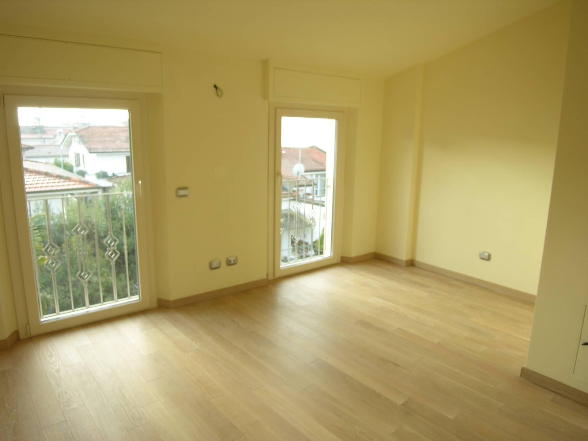 850-Villino completamente ristrutturato vicino alla pineta e al mare-Viareggio-1 Agenzia Immobiliare ASIP
