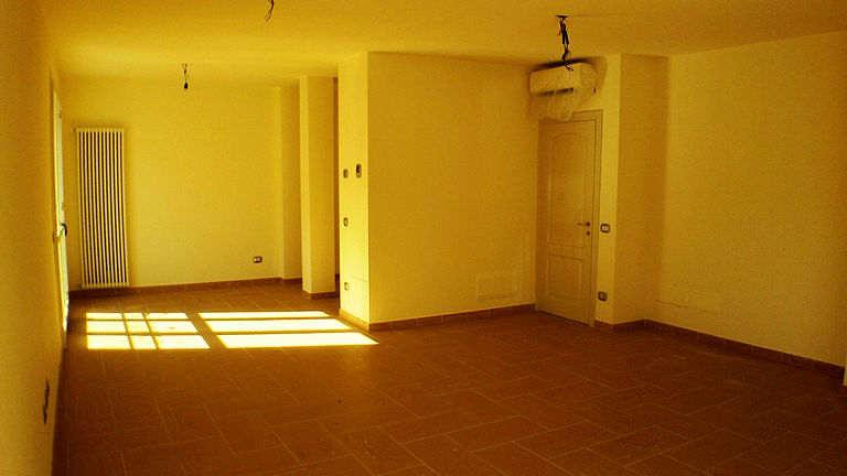853-Appartamento disposto su tre livelli con ingresso indipendente-Viareggio-3 Agenzia Immobiliare ASIP