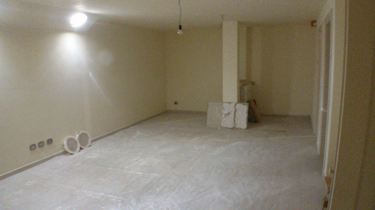 853-Appartamento disposto su tre livelli con ingresso indipendente-Viareggio-4 Agenzia Immobiliare ASIP