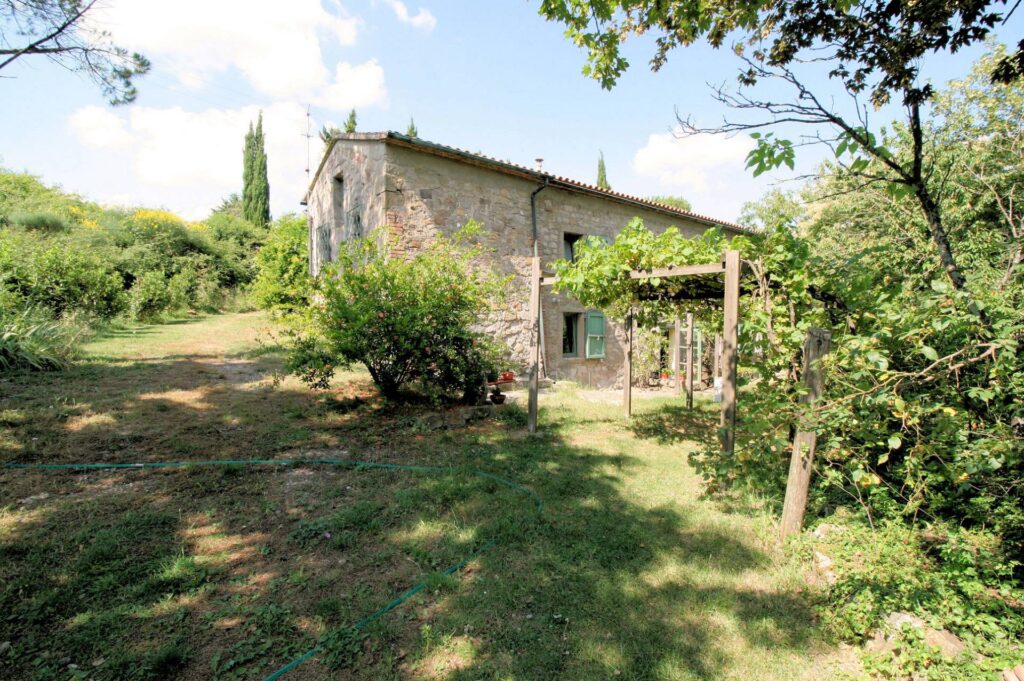 884-Casale con annessi ampio terreno e vista panoramica-Roccastrada-6 Agenzia Immobiliare ASIP