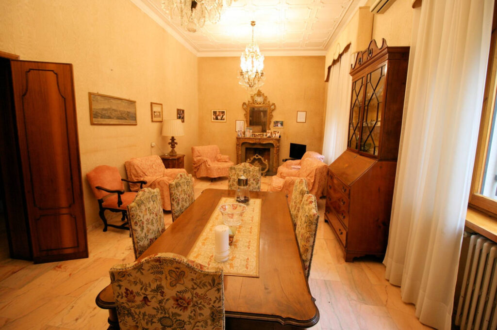 1119-Villa di ampia superficie in zona residenziale-Montecatini-Terme-4 Agenzia Immobiliare ASIP